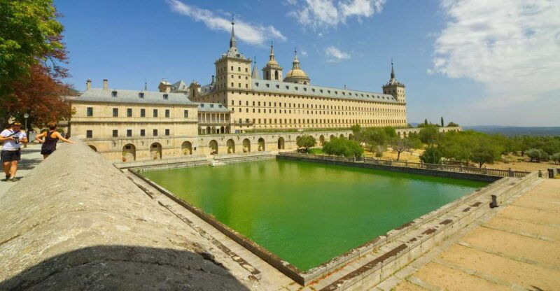 from-madrid-el-escorial-valley-and-segovia-day-trip