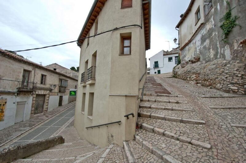 from-madrid-guided-day-trip-to-chinchon-aranjuez-toledo