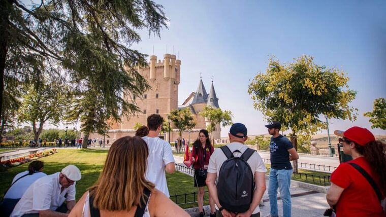 from-madrid-guided-day-trip-to-segovia-optional-alcazar