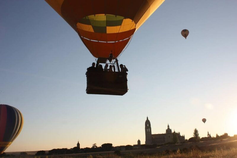 from-madrid-hot-air-balloon-over-segovia-with-transfer