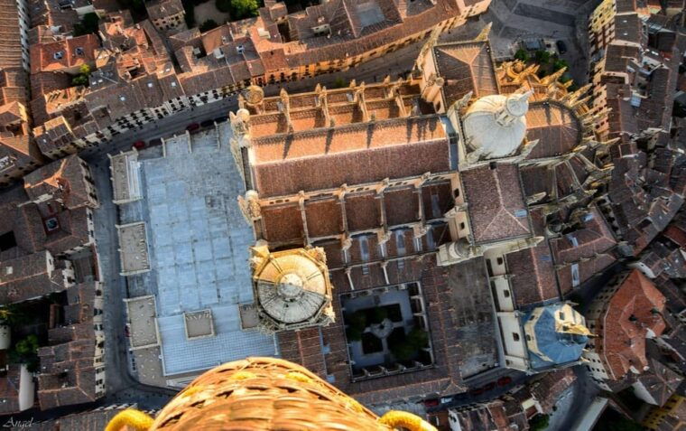 from-madrid-hot-air-balloon-over-segovia-with-transfer