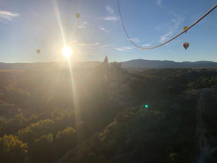 from-madrid-hot-air-balloon-over-segovia-with-transfer