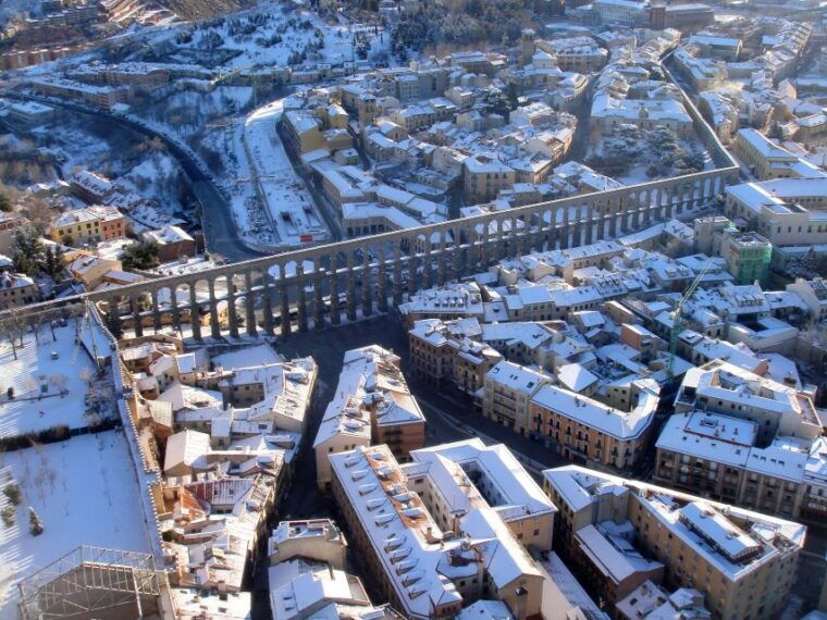 from-madrid-hot-air-balloon-ride-in-segovia-with-pickup
