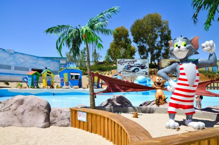 from-madrid-parque-warner-beach-water-park-transport