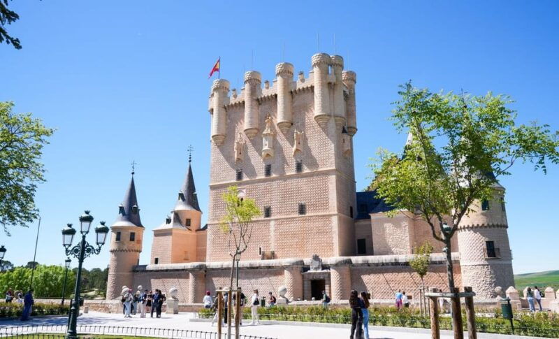 from-madrid-segovia-tour-with-cathedral-and-alcazar-entry