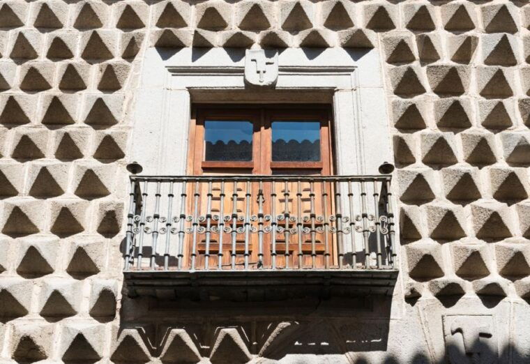 from-madrid-segovia-tour-with-cathedral-and-alcazar-entry