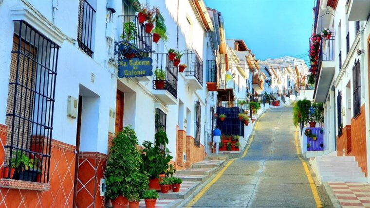 from-malaga-caminito-del-rey-white-village-tour-tapas