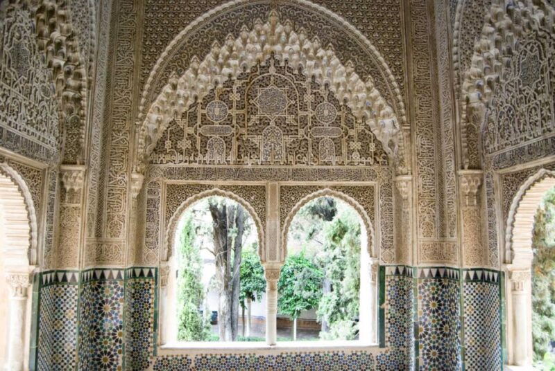 from-malaga-granada-full-day-trip-with-alhambra