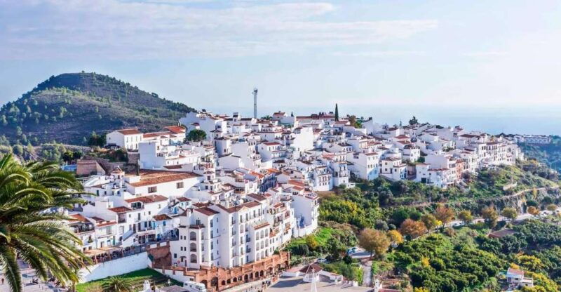 from-malaga-private-guided-day-trip-to-nerja-and-frigiliana