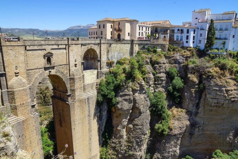from-malaga-private-tour-of-ronda-with-stop-in-setenil