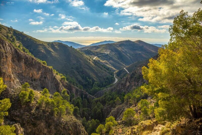 from-malaga-the-saltillo-gorge-and-white-village-hiking-tour