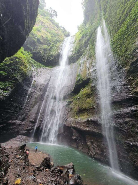 from-malang-surabaya-madakaripura-waterfall-guided-tour