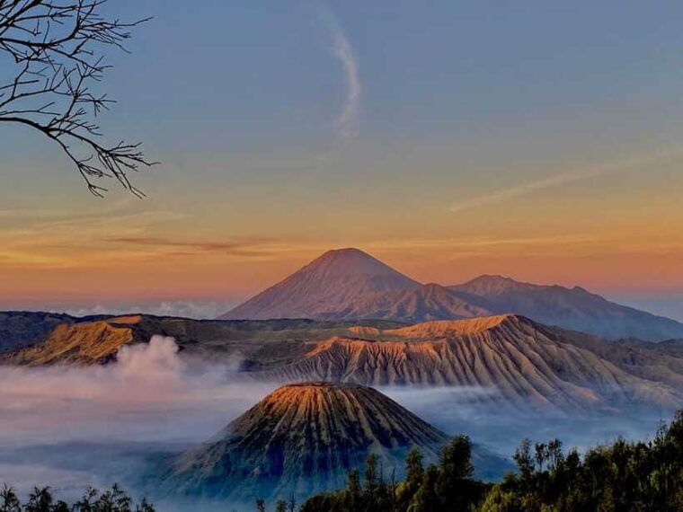 from-malang-surabaya-mount-bromo-and-ijen-crater-2-day-tour