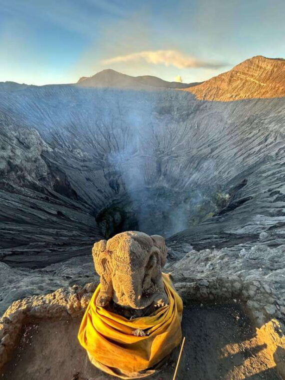 from-malang-surabaya-mount-bromo-and-ijen-crater-2-day-tour