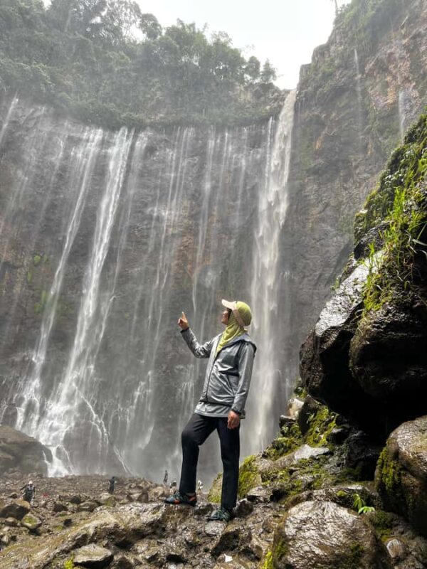 From Malang: Tumpak Sewu Waterfall and Goa Tetes Trip - Visiting Goa Tetes