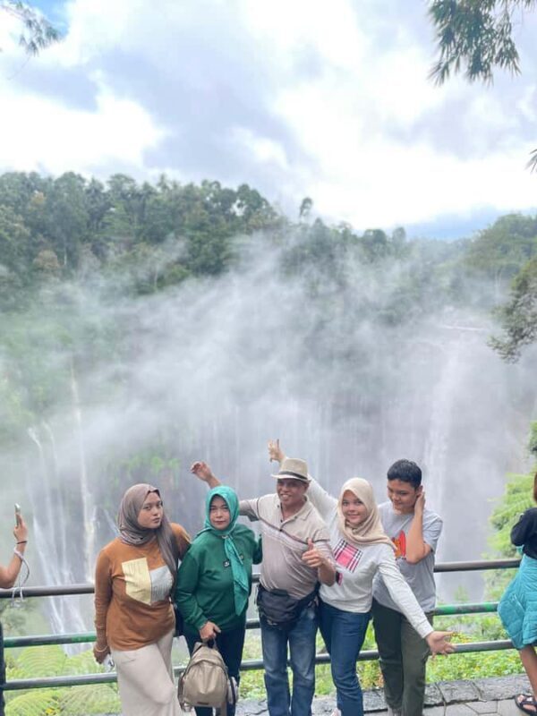 From Malang: Tumpak Sewu Waterfall and Goa Tetes Trip - Optional Stop at a Colorful Village