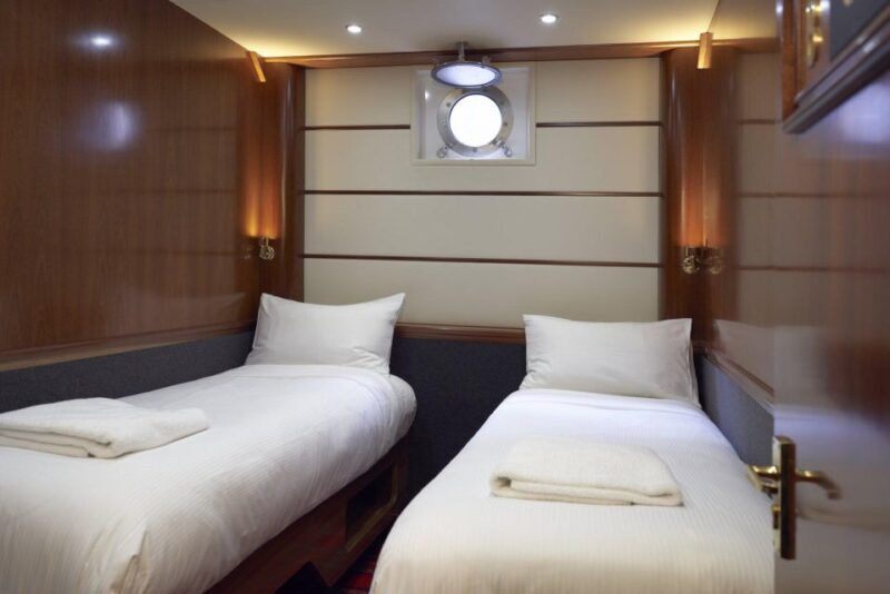 From Manapouri: Doubtful Sound Overnight Cruise - Discovering Doubtful Sound from Manapouri  