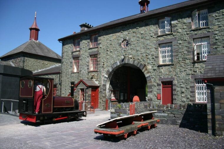from-manchester-north-wales-and-caernarfon-castle-day-trip