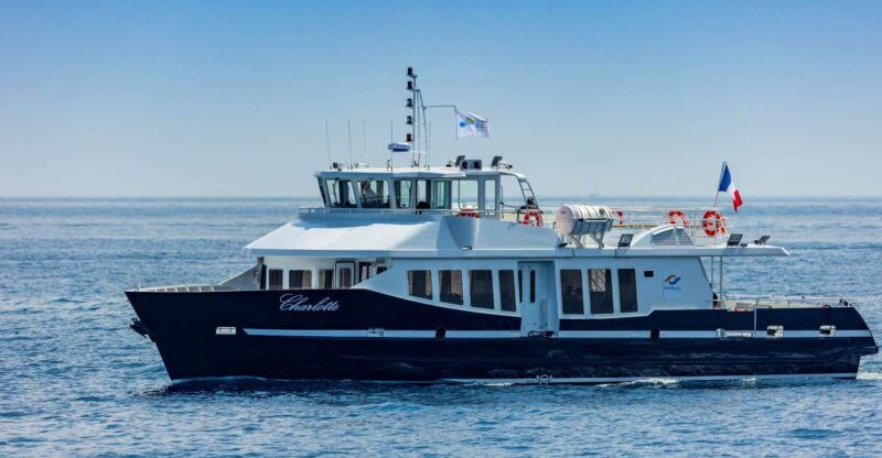 from-mandelieu-roundtrip-boat-transfer-to-st-tropez