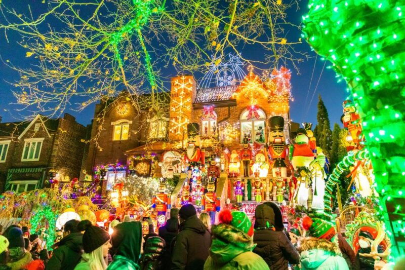 from-manhattan-4-hour-dyker-heights-holiday-lights-bus-tour