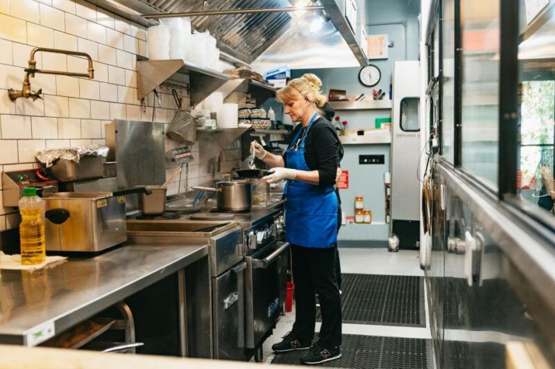 from-manhattan-half-day-brooklyn-food-and-culture-bus-tour