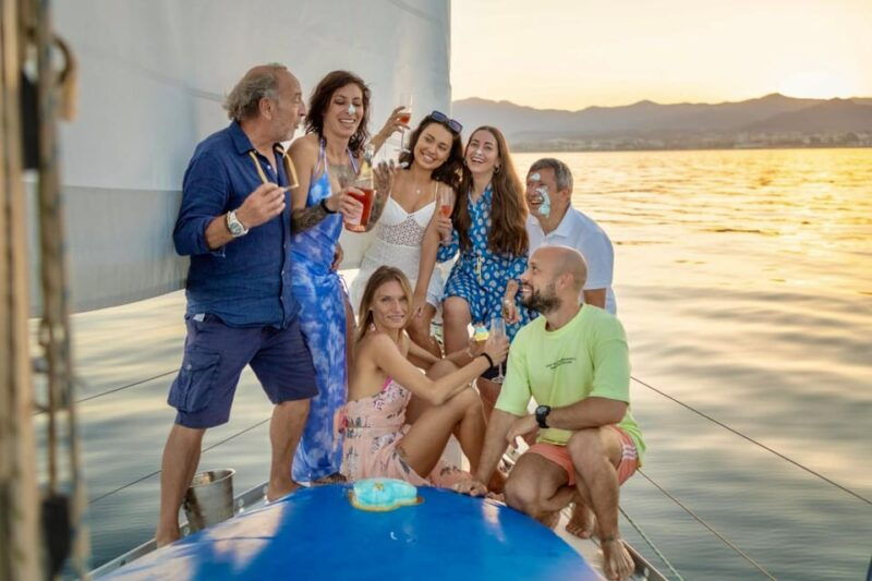 from-marbella-private-and-group-sailboat-cruise-drinks