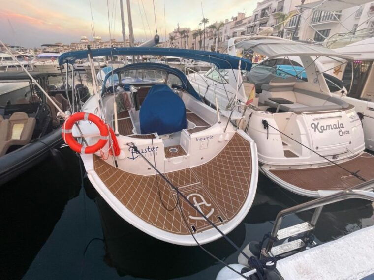 from-marbella-private-and-group-sailboat-cruise-drinks