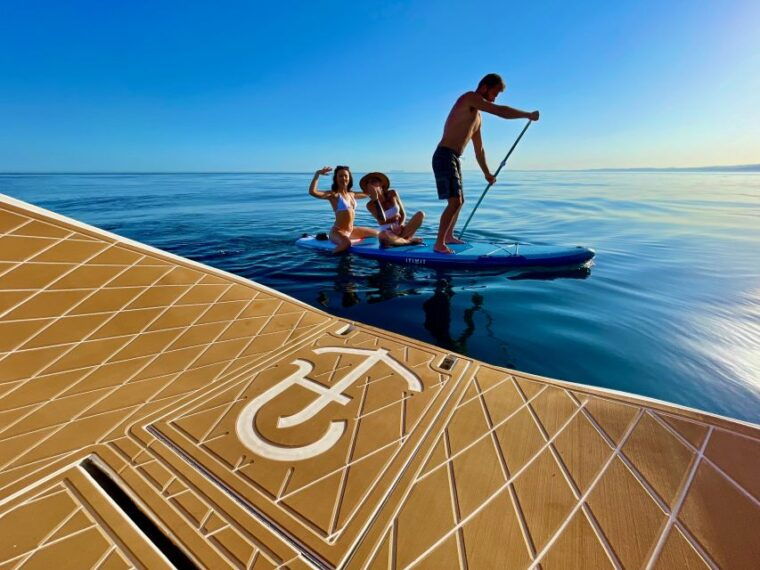 from-marbella-private-and-group-sailboat-cruise-drinks