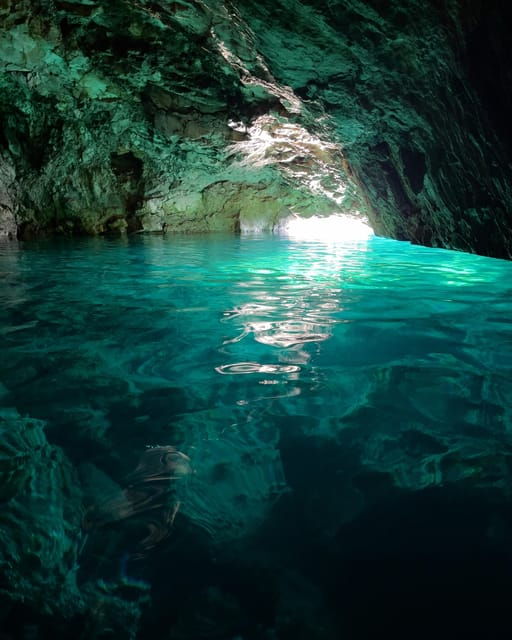 from-marseille-iconic-calanques-boat-tour-with-snorkeling