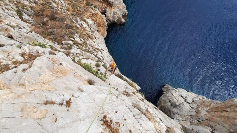 from-masua-climbing-up-pan-di-zucchero