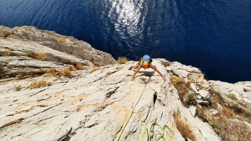 from-masua-climbing-up-pan-di-zucchero
