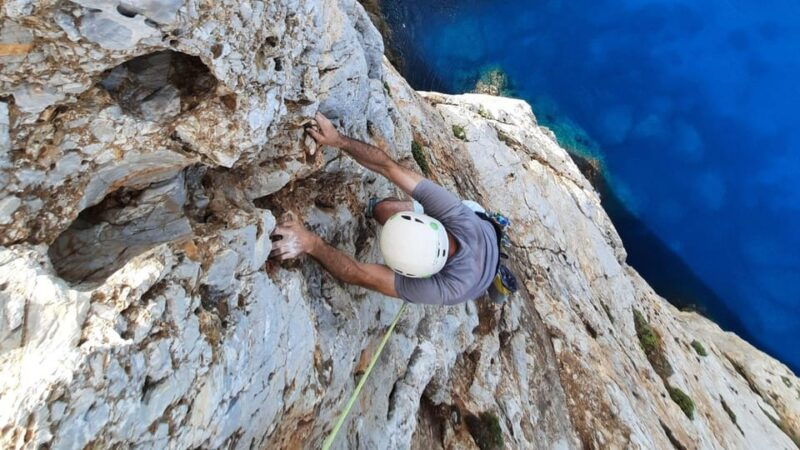 from-masua-climbing-up-pan-di-zucchero