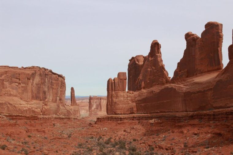 from-moab-arches-national-park-4x4-drive-and-hiking-tour
