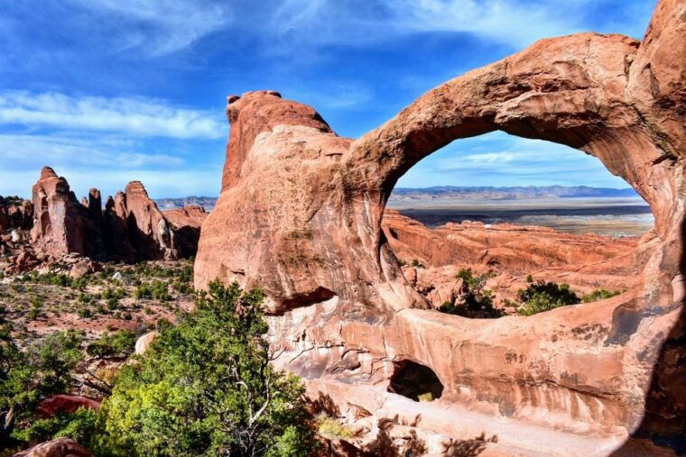 from-moab-arches-national-park-4x4-drive-and-hiking-tour
