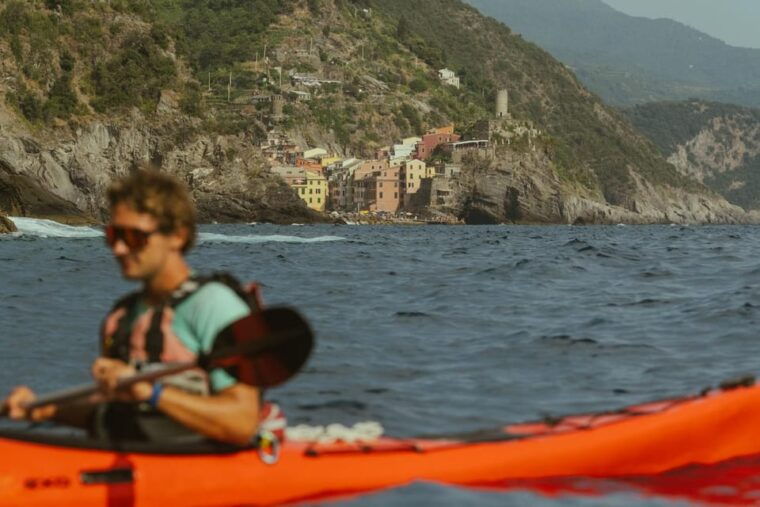 from-monterosso-to-vernazza-guided-cinque-terre-kayak-tour