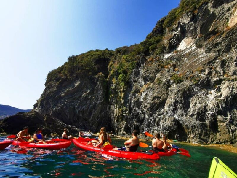 from-monterosso-vernazza-bay-kayaking-tour