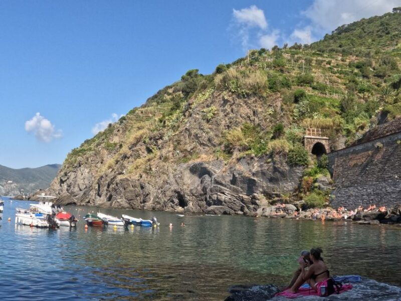 from-monterosso-vernazza-bay-kayaking-tour