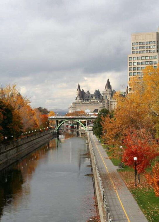 from-montreal-ottawa-with-private-guide-and-pickup