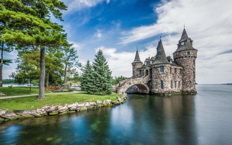 from-montreal-toronto-niagara-falls-1000-islands-tour-2