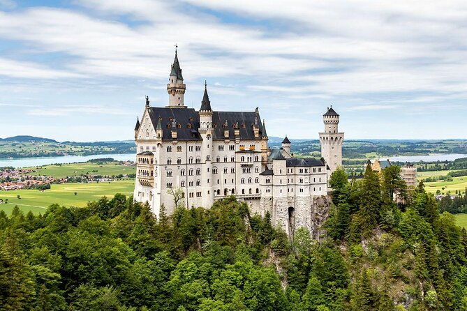 from-munich-fairytale-castle-excursion-to-neuschwanstein-palace
