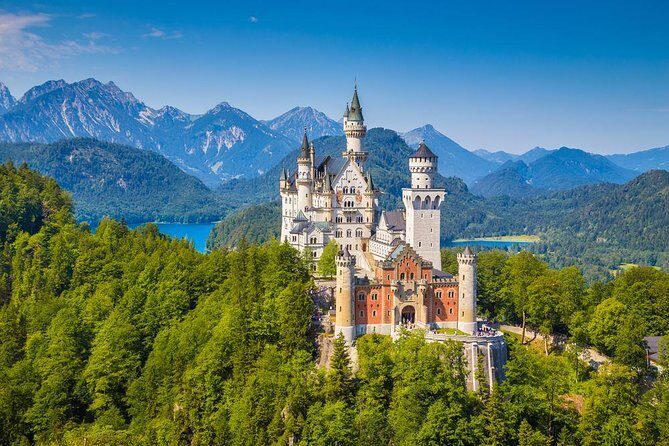 From Munich: Neuschwanstein Castle and Linderhof Private Tour - How the Tour Works