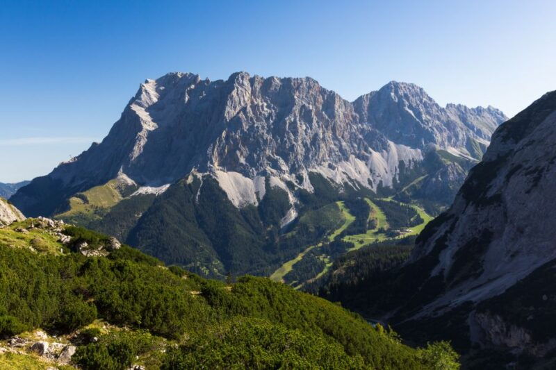 from-munich-zugspitze-mountain-van-tour-with-garmisch-town