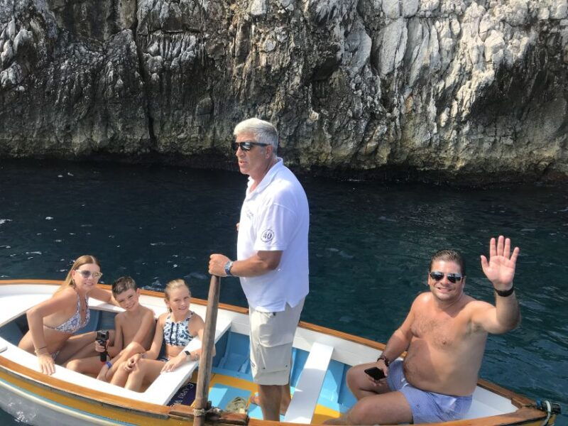 from-naples-blue-grotto-and-capri-trip