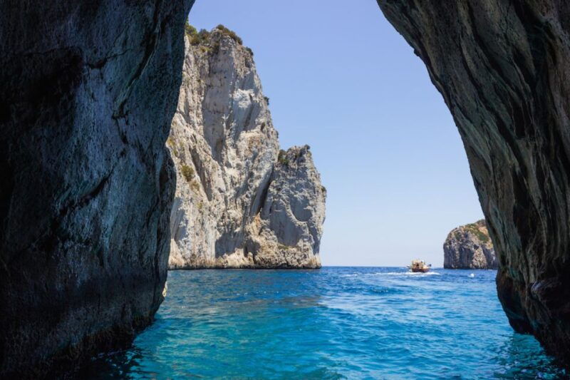 from-naples-capri-boat-day-trip-with-drinks