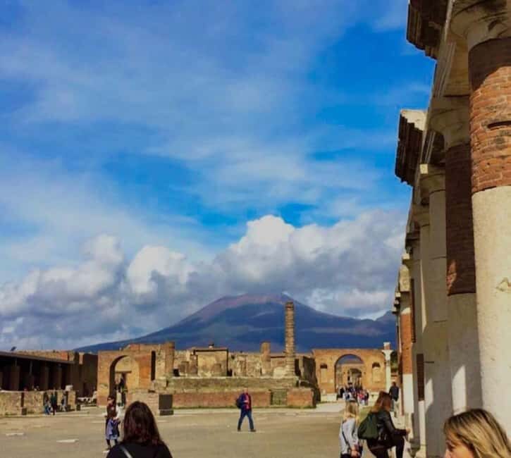 From Naples: Explore Pompeii and Vesuvius by bus - The Itinerary Breakdown
