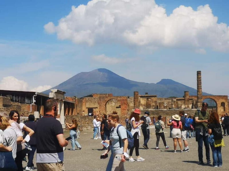 From Naples: Explore Pompeii and Vesuvius by bus - FAQ
