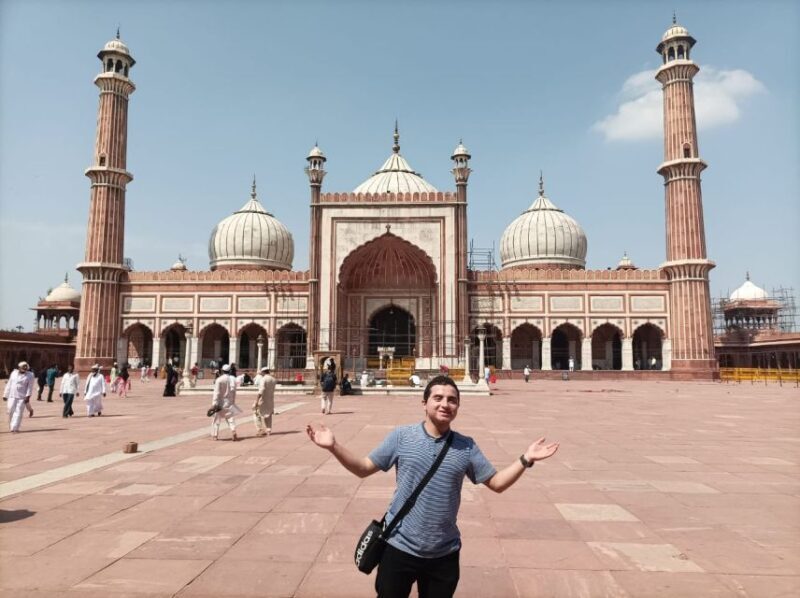 From New Delhi Airport : Guided Layover Old & New Delhi Tour - FAQs