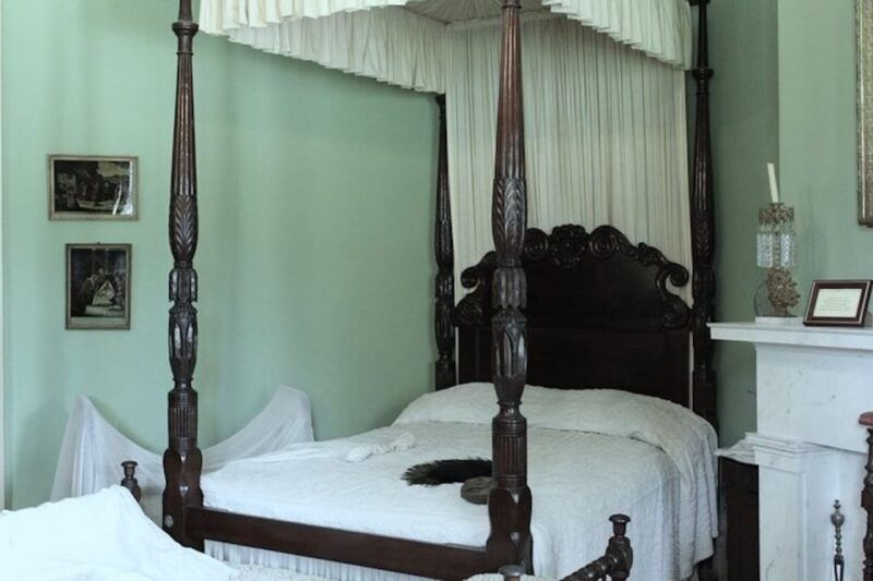 from-new-orleans-destrehan-plantation-haunted-night-tour