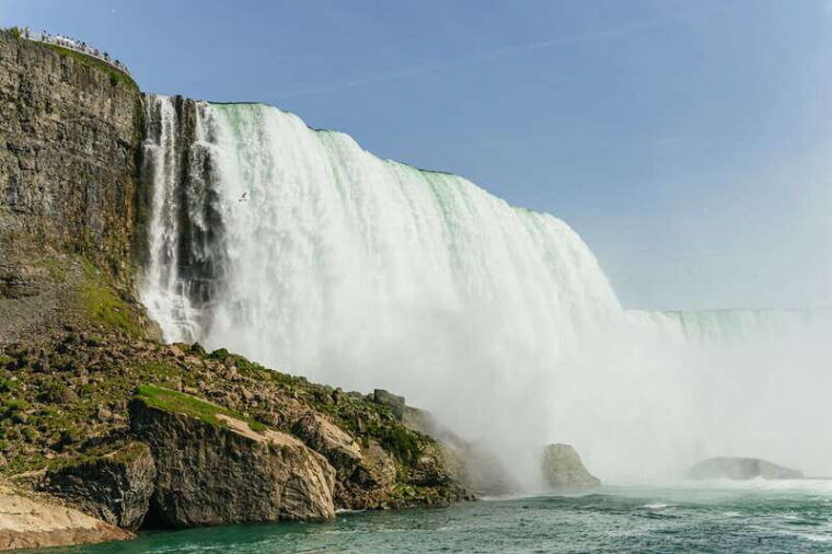 from-new-york-city-niagara-falls-one-day-tour-2