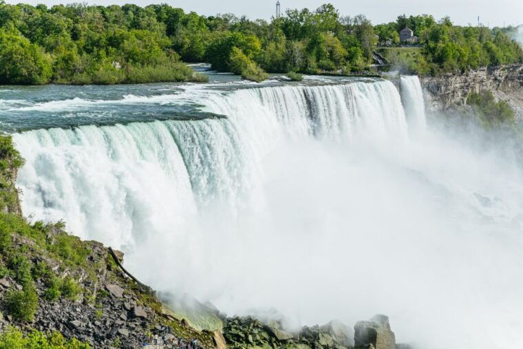 from-new-york-city-niagara-falls-one-day-tour-2